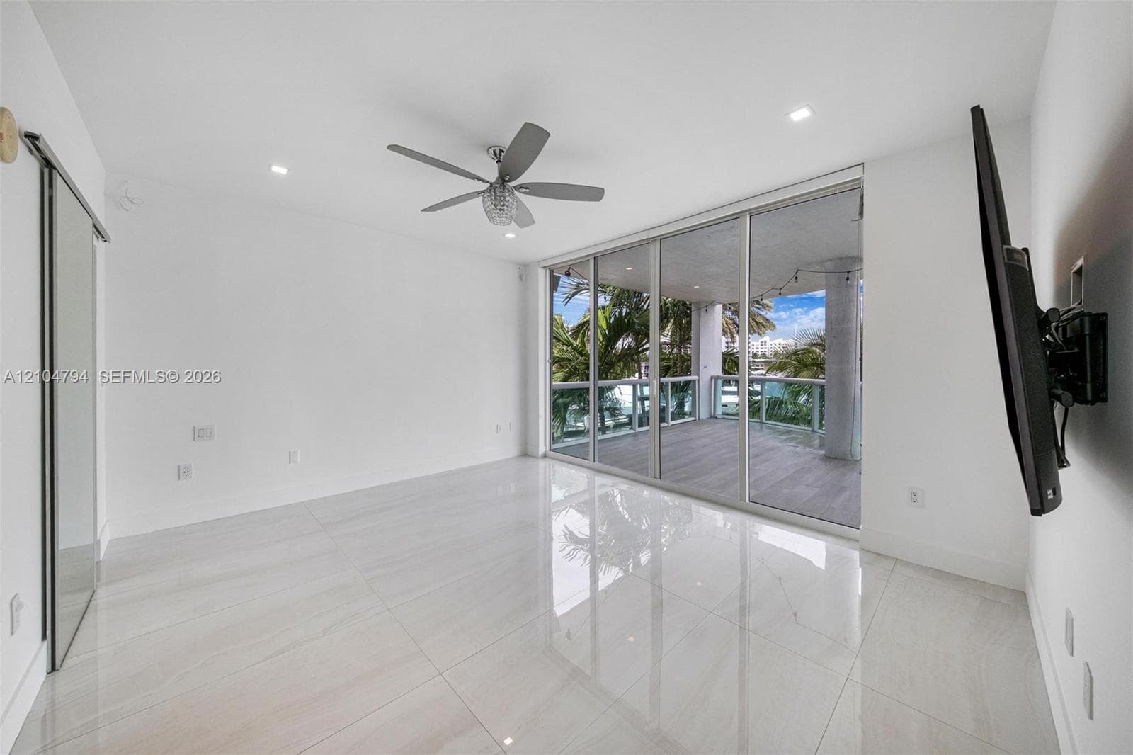 7918 Harbour Island Dr 207 photo 24