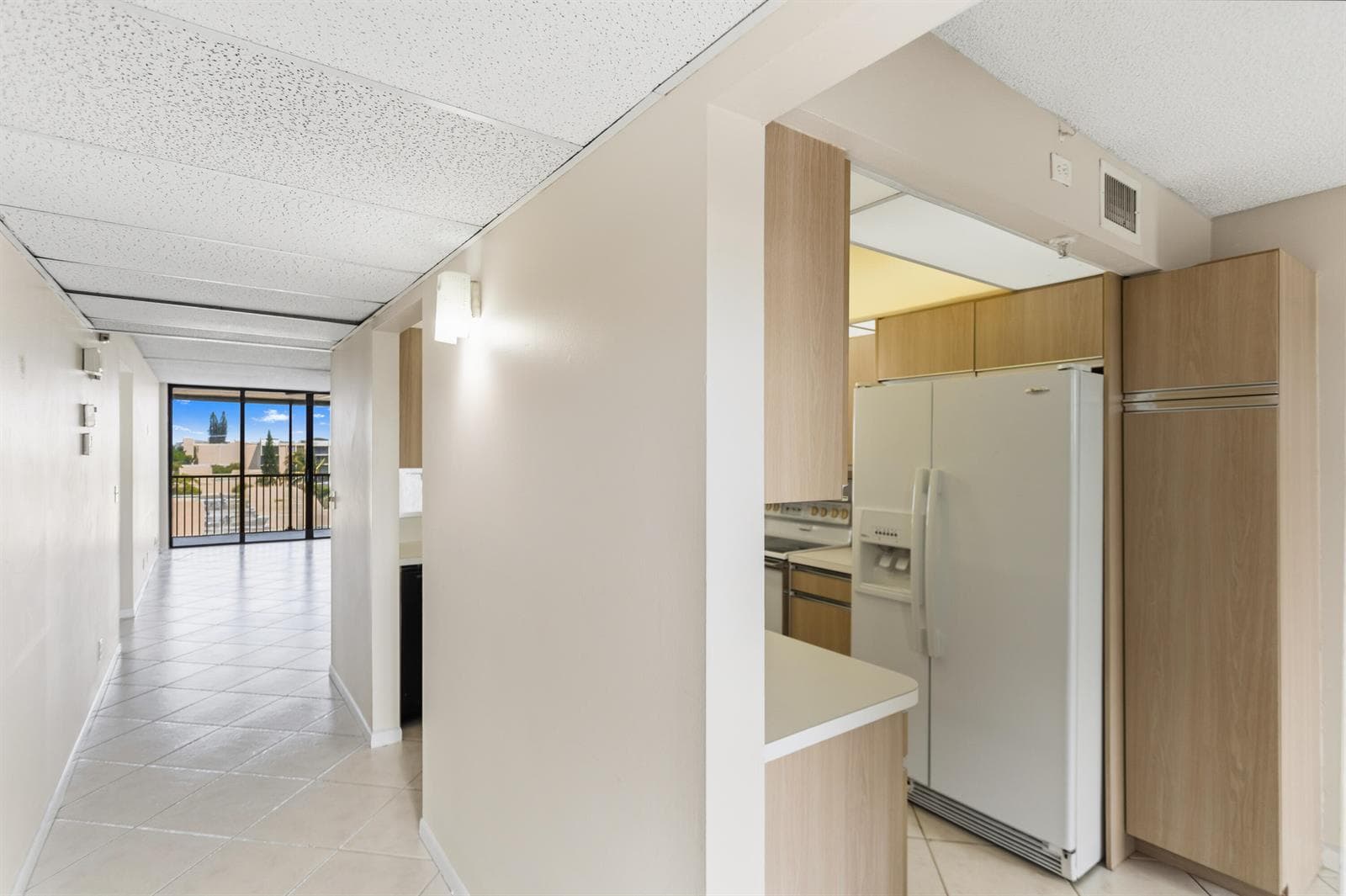 17 Royal Palm Way 6010 photo 6