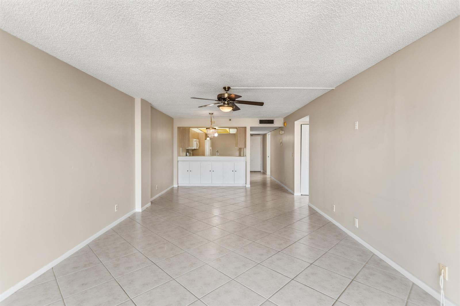 17 Royal Palm Way 6010 photo 7