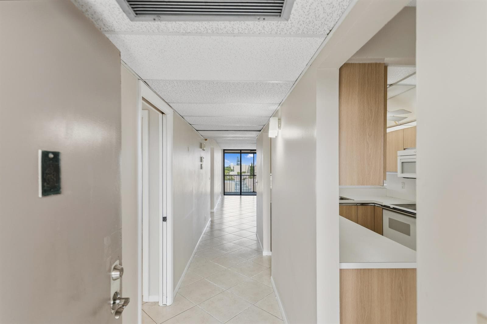 17 Royal Palm Way 6010 photo 5