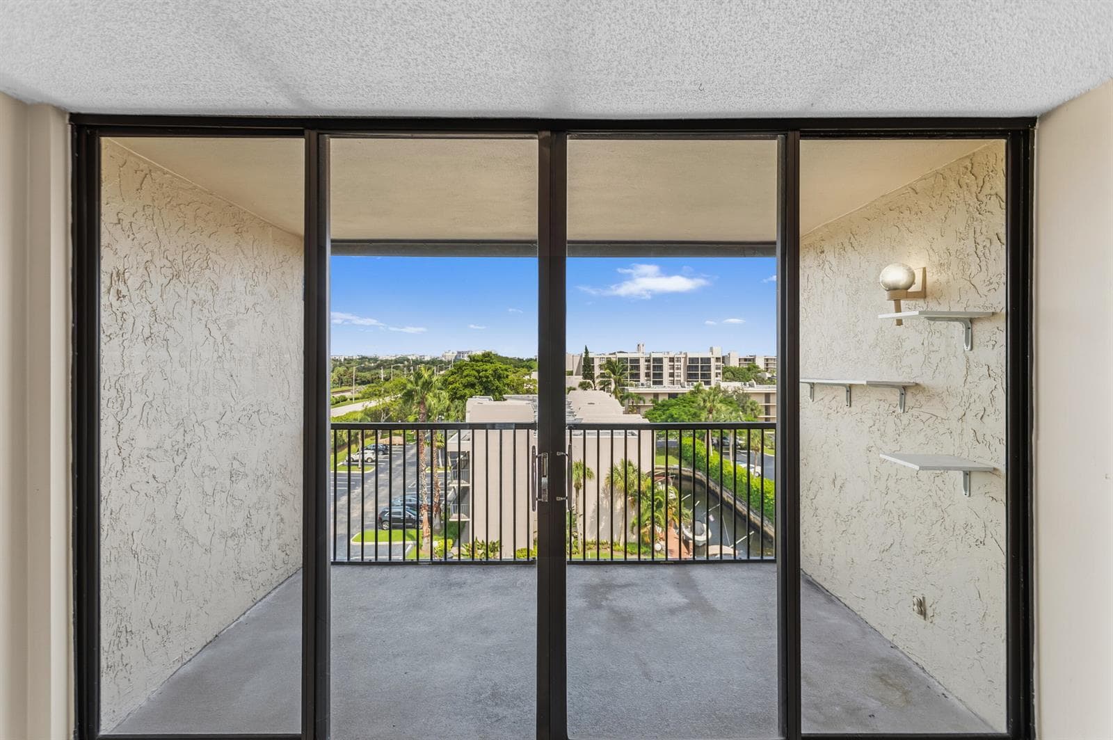 17 Royal Palm Way 6010 photo 14