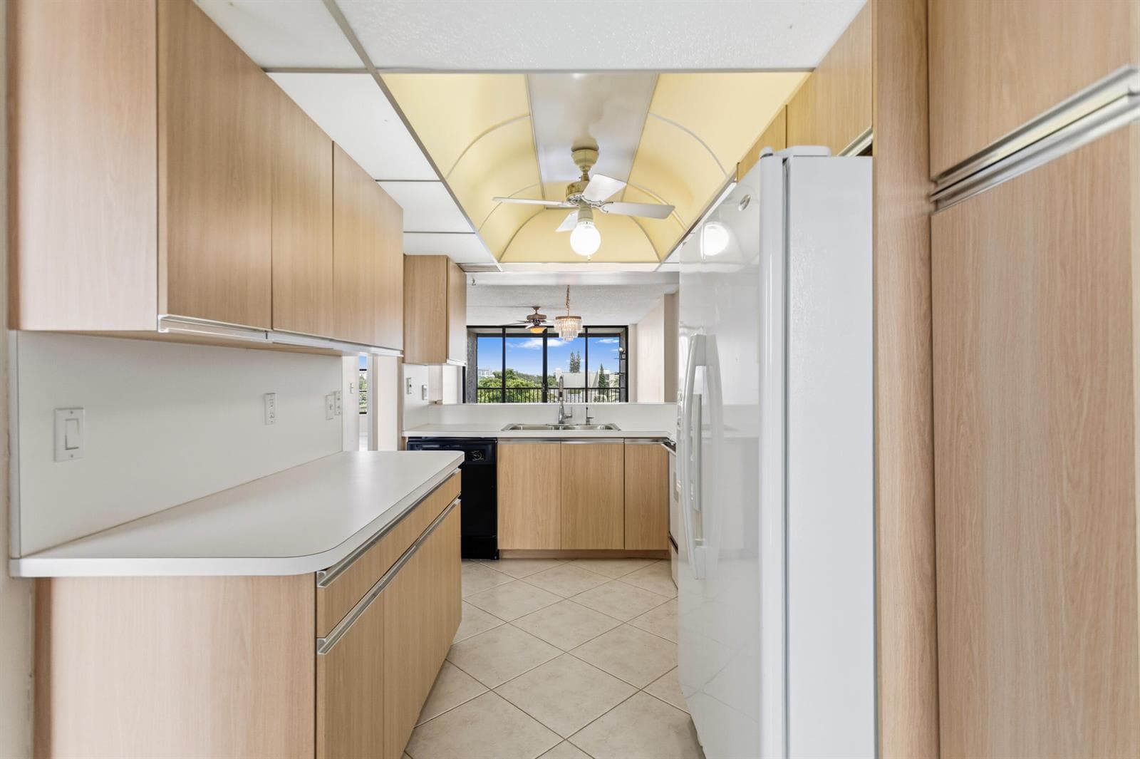17 Royal Palm Way 6010 photo 18