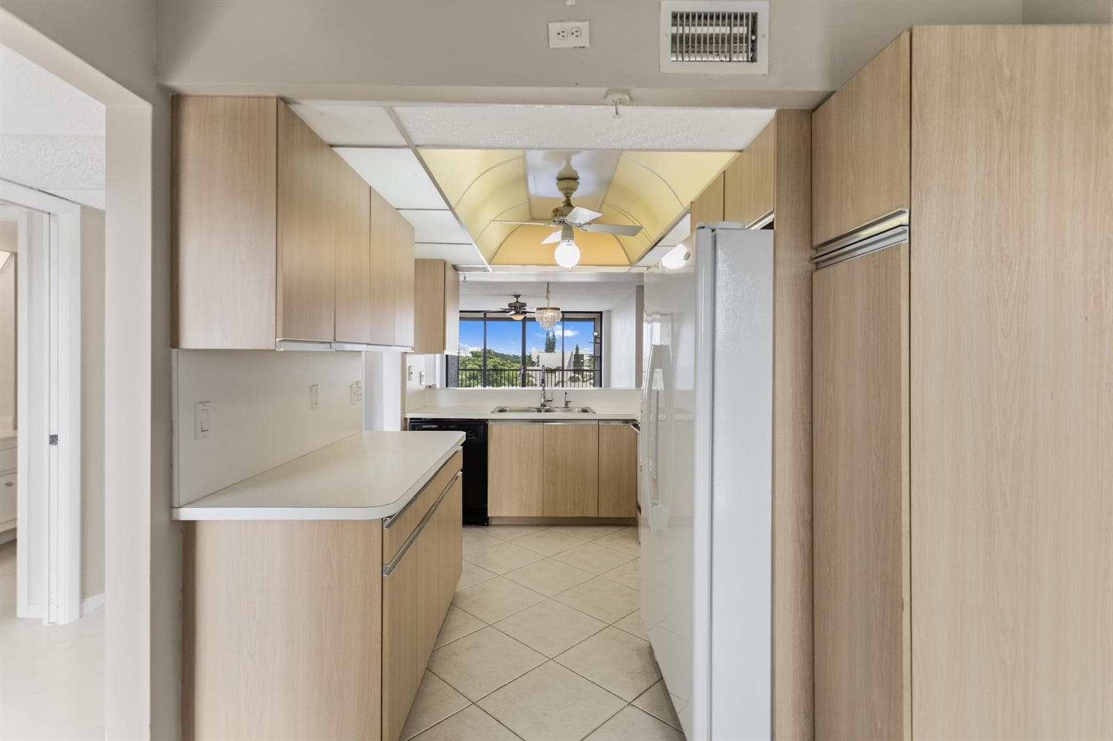 17 Royal Palm Way 6010 photo 19