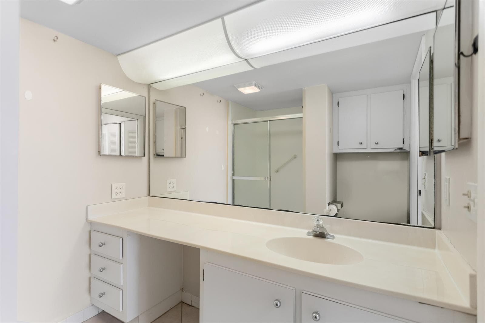 17 Royal Palm Way 6010 photo 25
