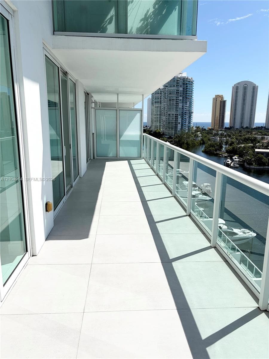 400 Sunny Isles Blvd 1002 photo 5