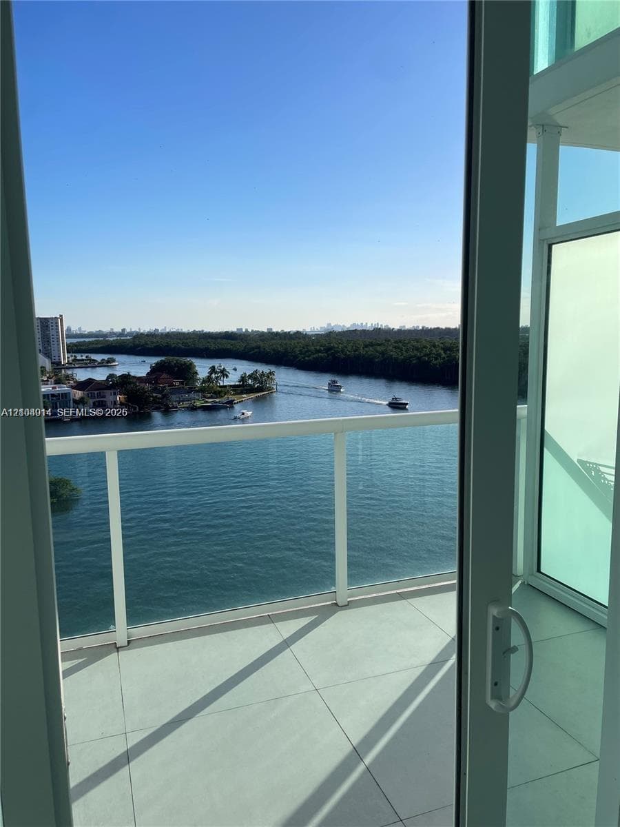 400 Sunny Isles Blvd 1002 photo 9