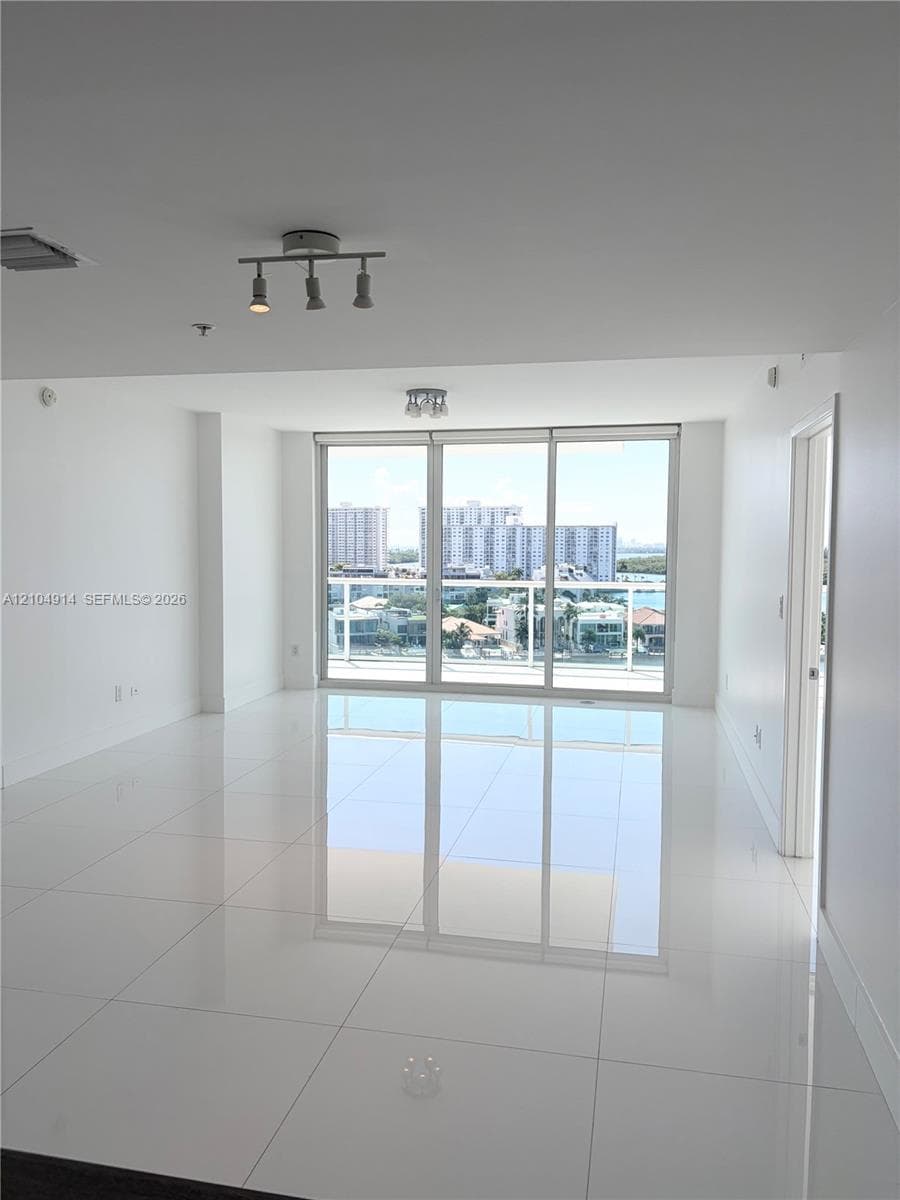 400 Sunny Isles Blvd 1002 photo 18