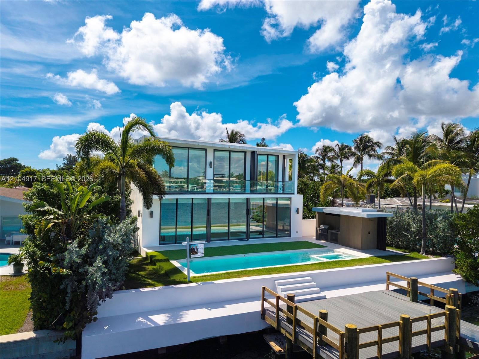 271 N Shore Dr photo 2