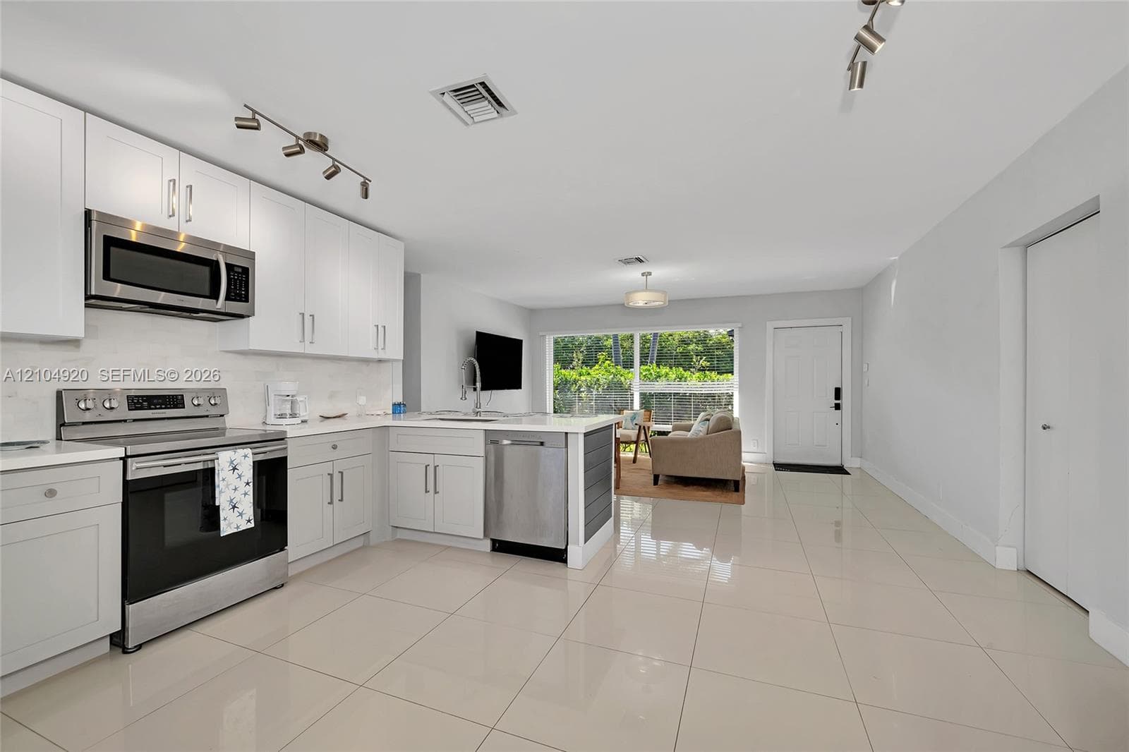 1700 SW 23rd Ave photo 22