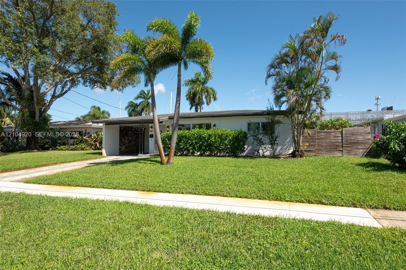 1700 SW 23rd Ave photo 3