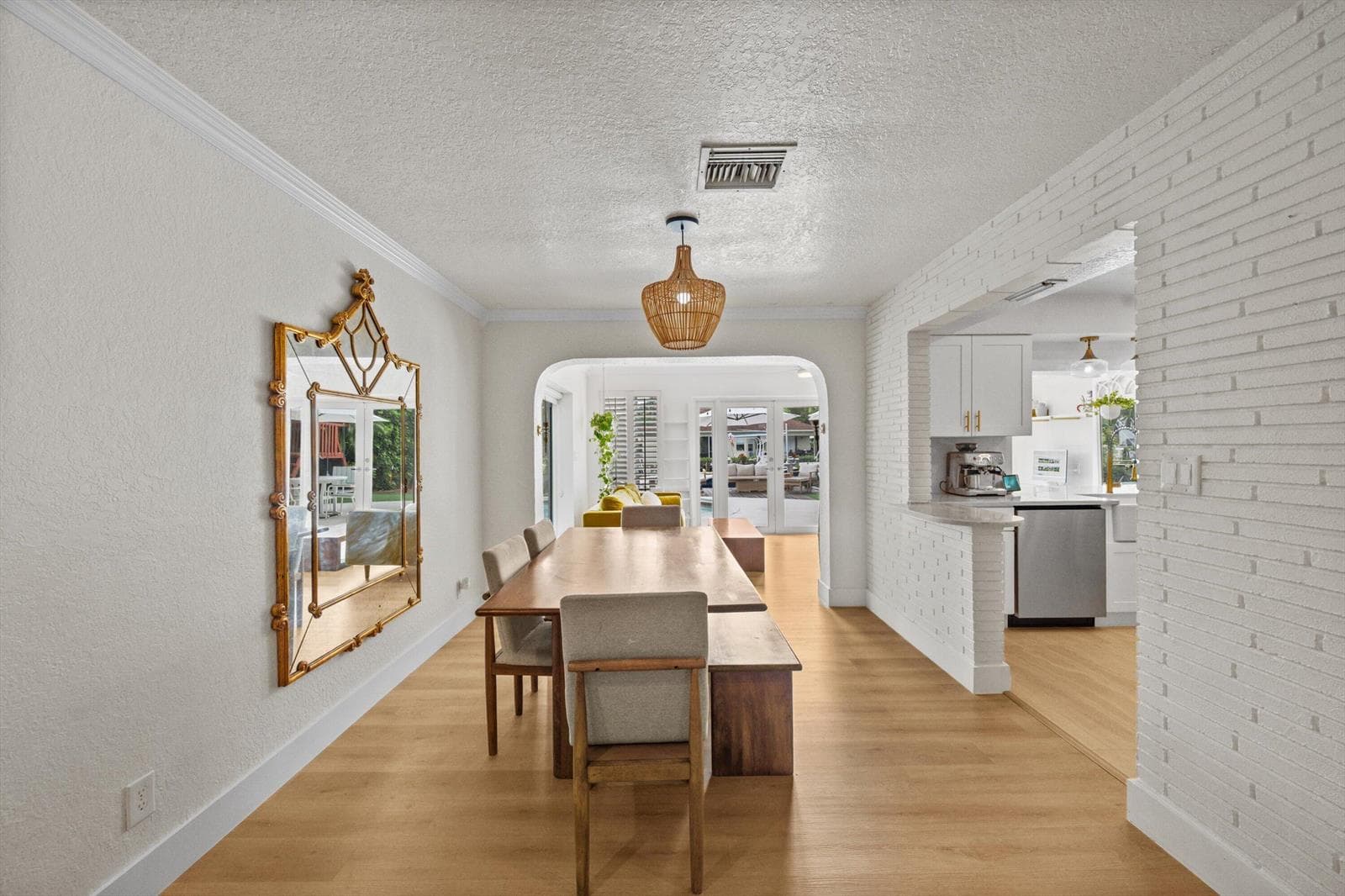 160 SE 9TH Street photo 6