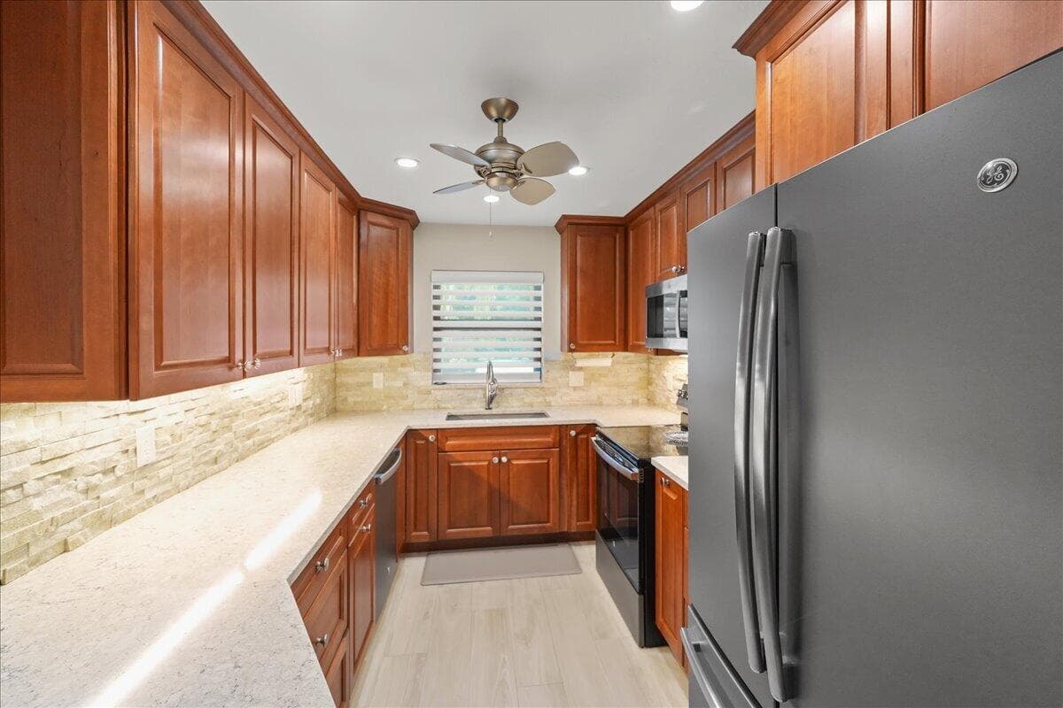 755 Saturn Street A104 photo 7