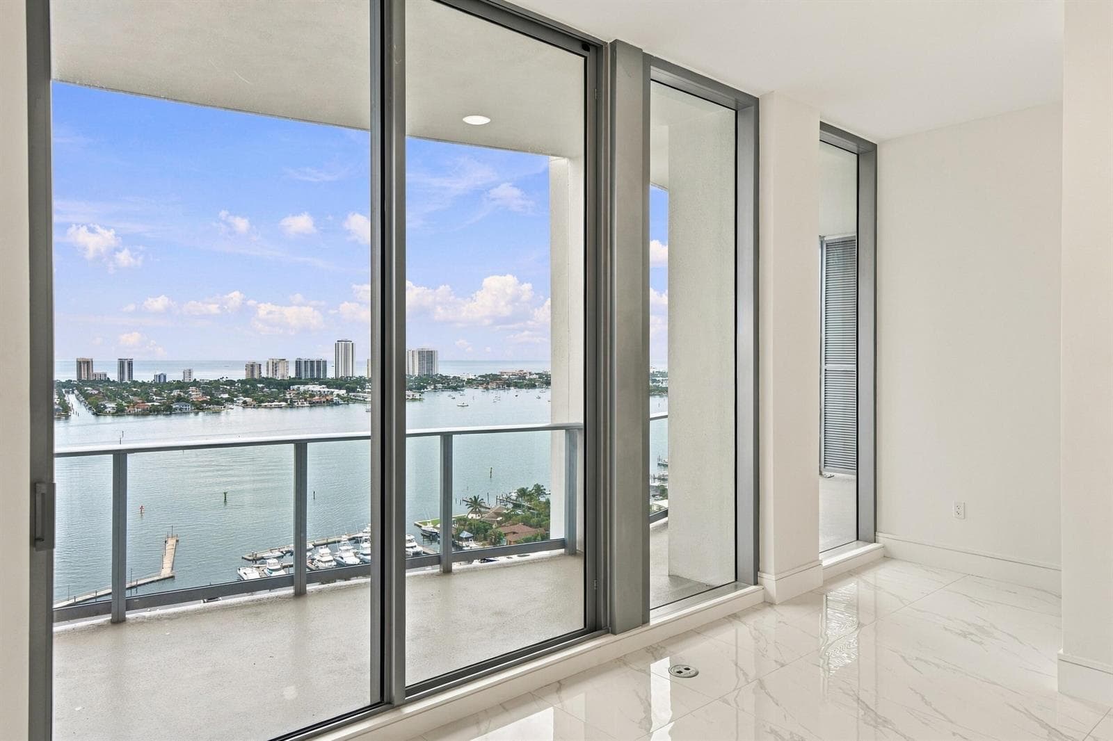 220 LAKE SHORE Drive 2306 photo 2