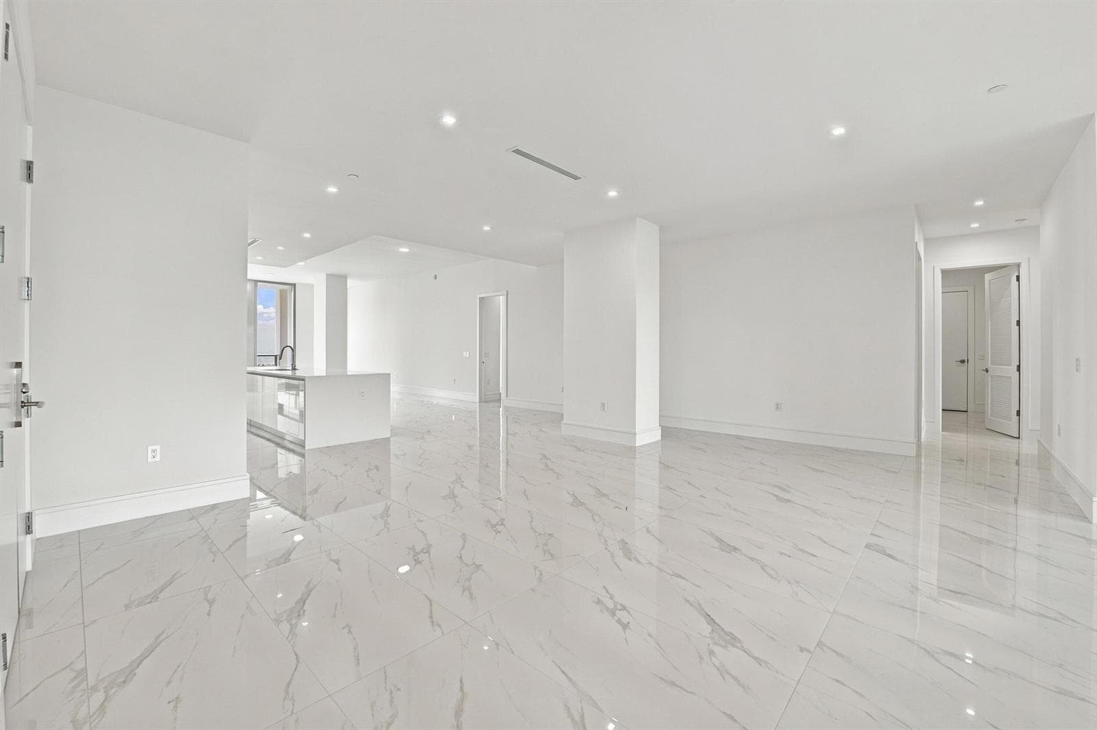 220 LAKE SHORE Drive 2306 photo 6