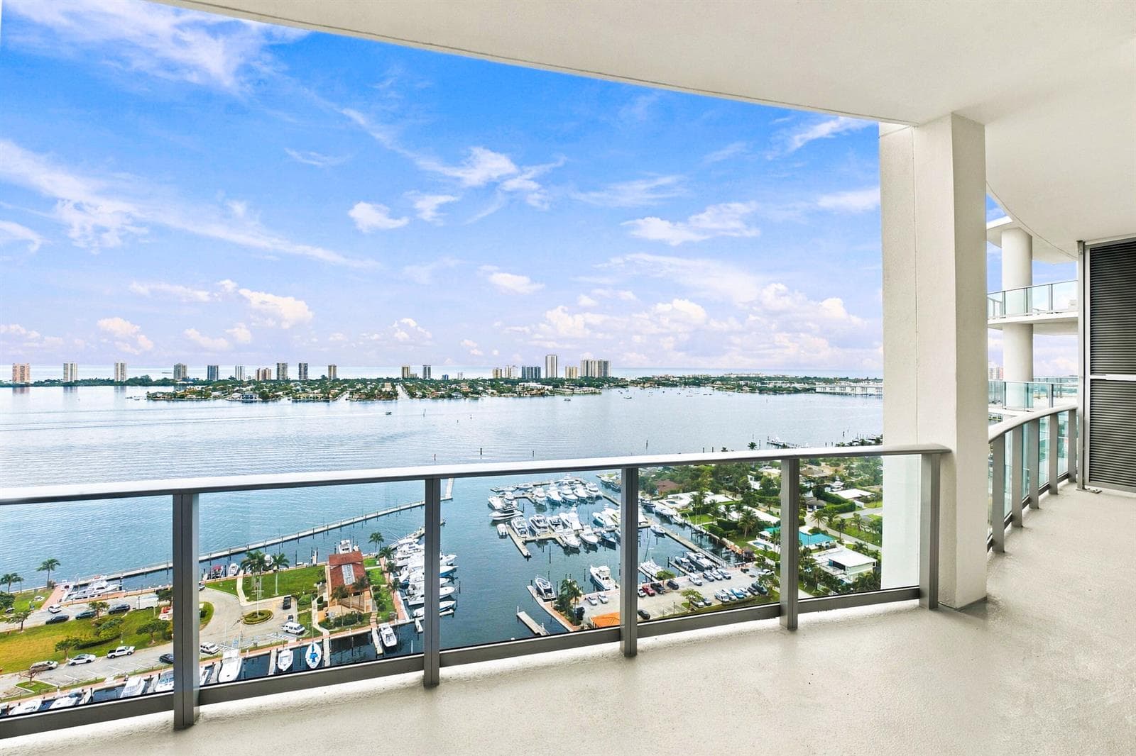 220 LAKE SHORE Drive 2306 photo 3