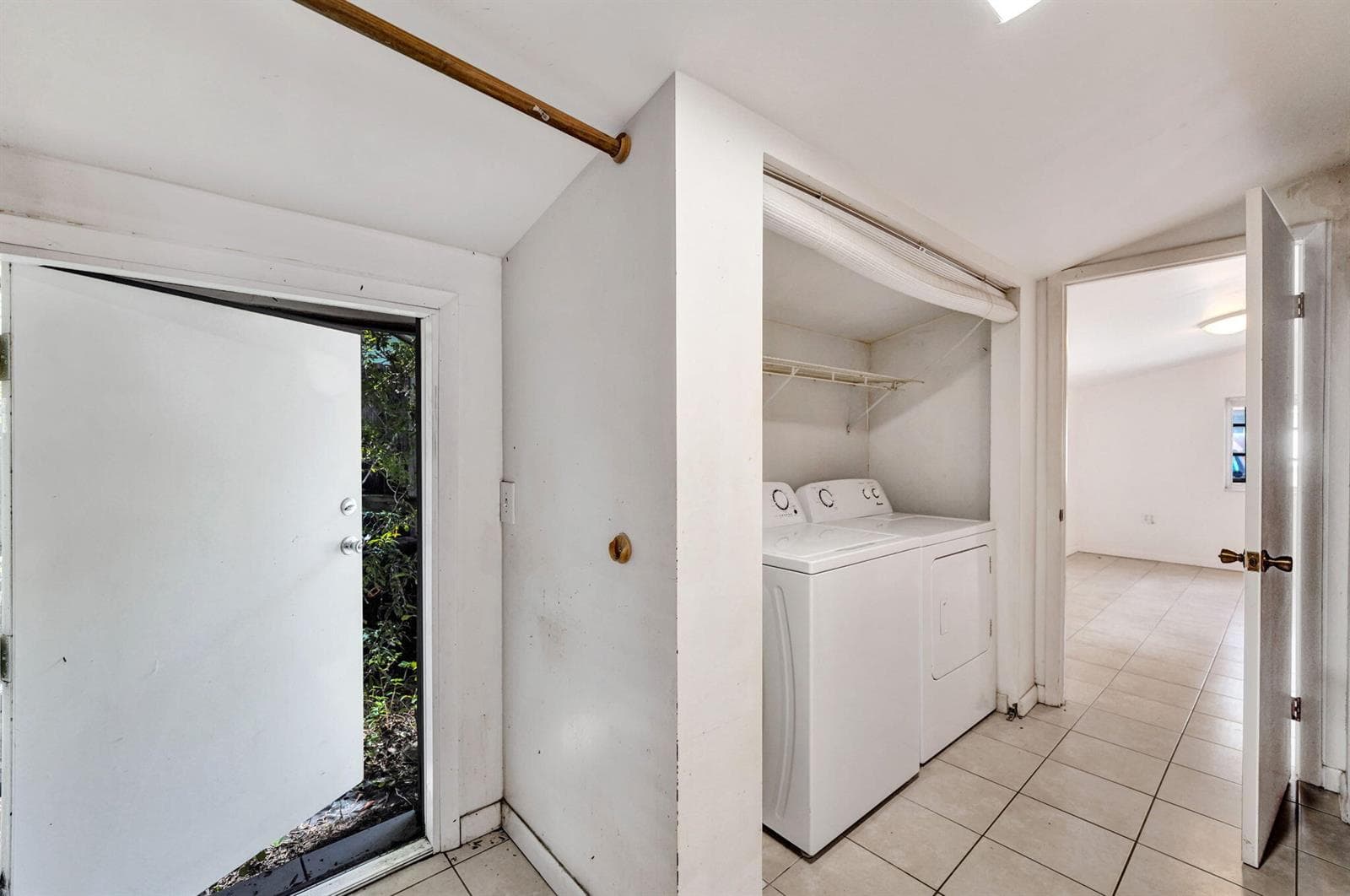 2714 SCOTT Street photo 25