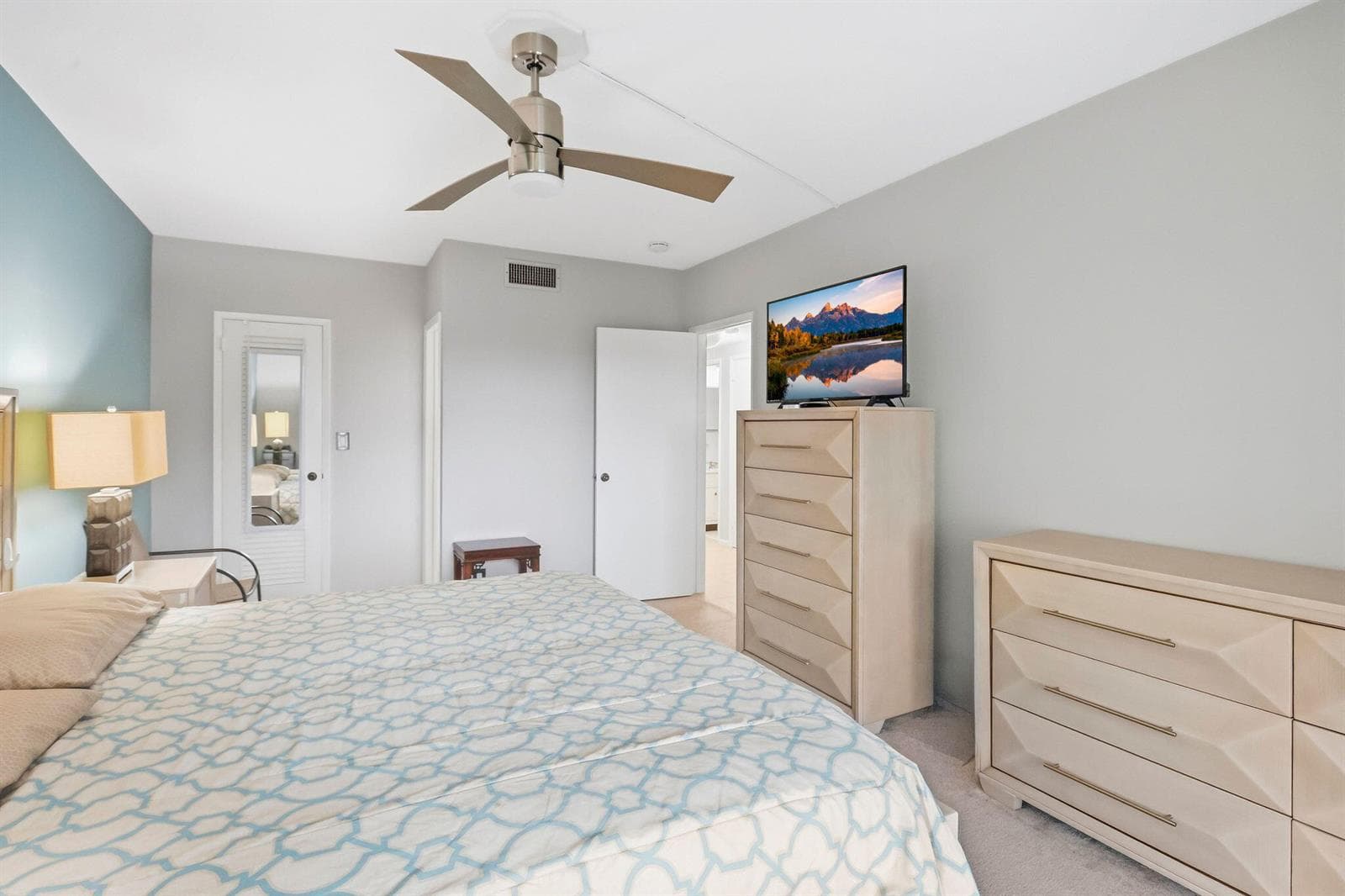 1000 Lowry Street 5G photo 14