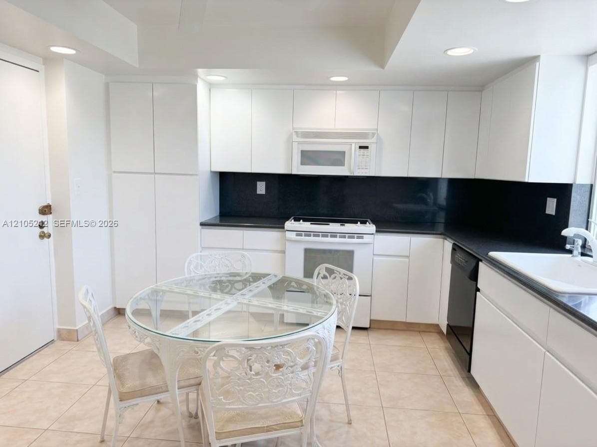 600 Three Islands Blvd 1722 photo 1