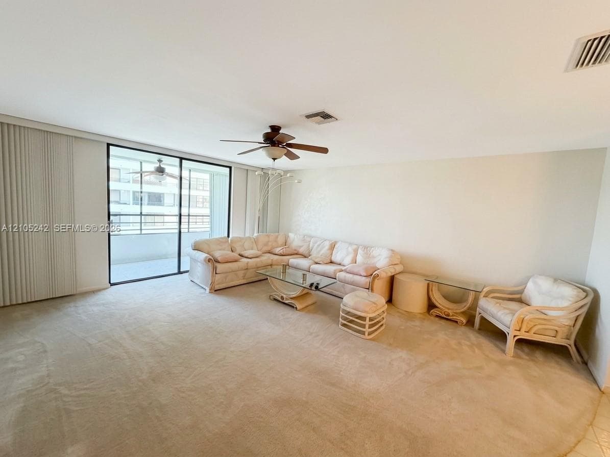 600 Three Islands Blvd 1722 photo 4