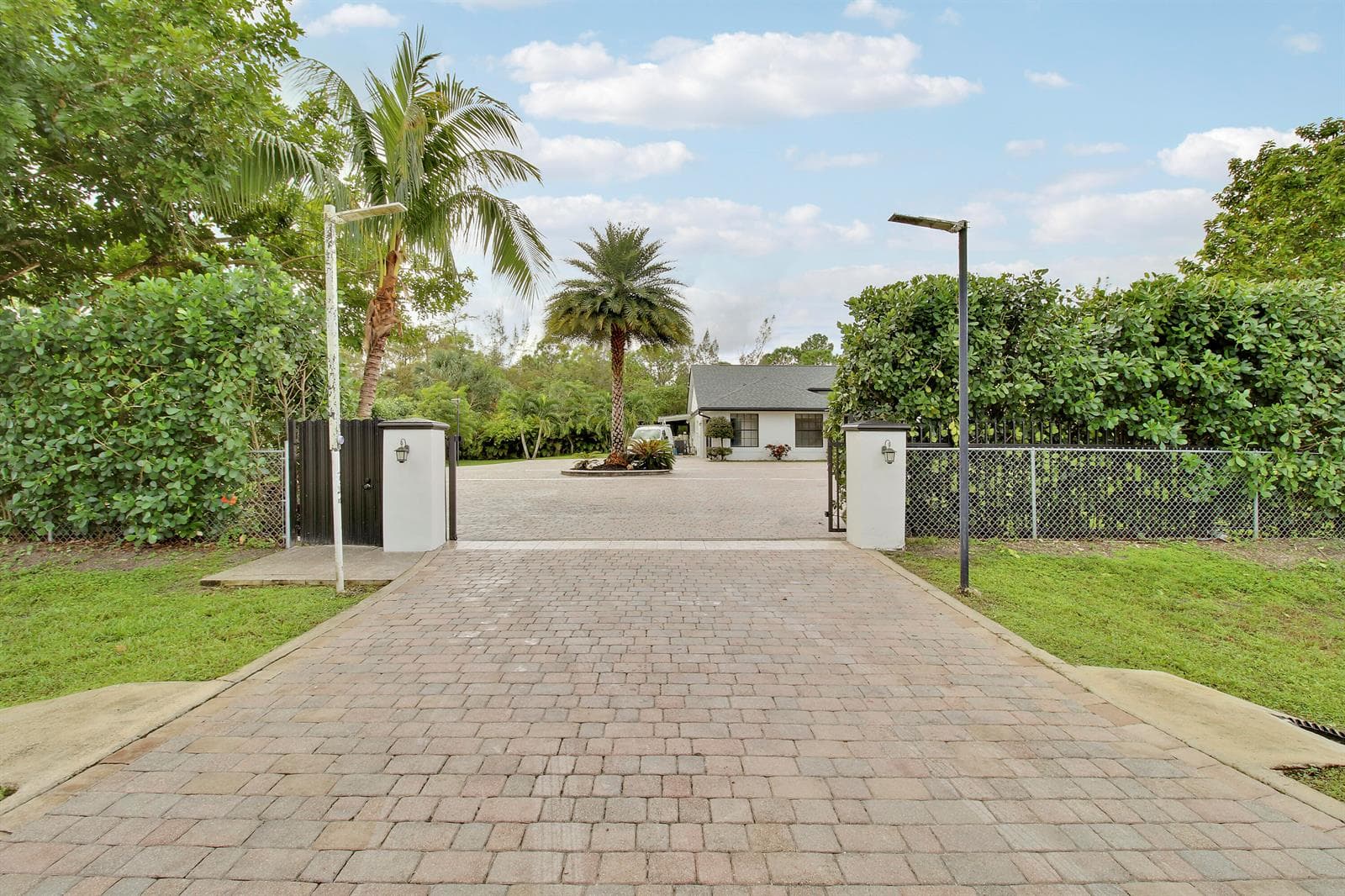 17998 43rd Road N photo 9
