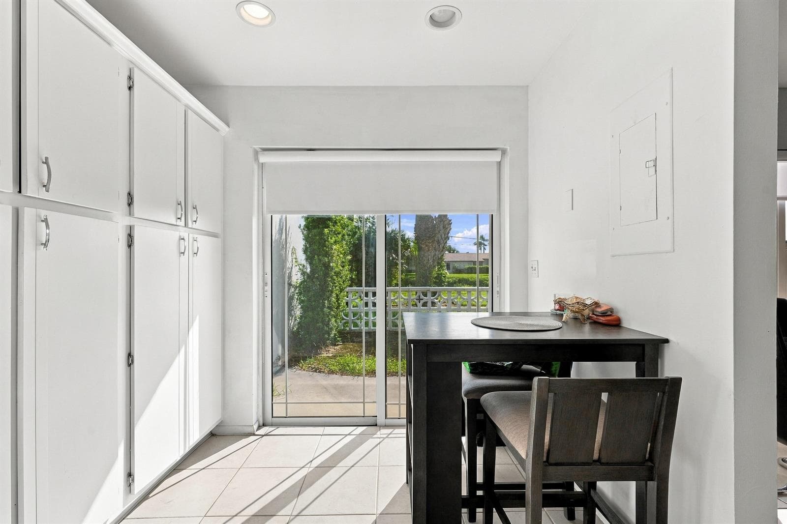 2886 FERNLEY Drive E 32 photo 9