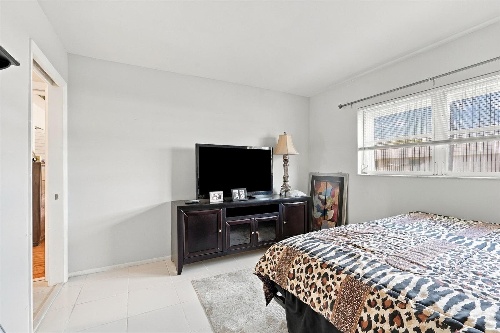2886 FERNLEY Drive E 32 photo 11