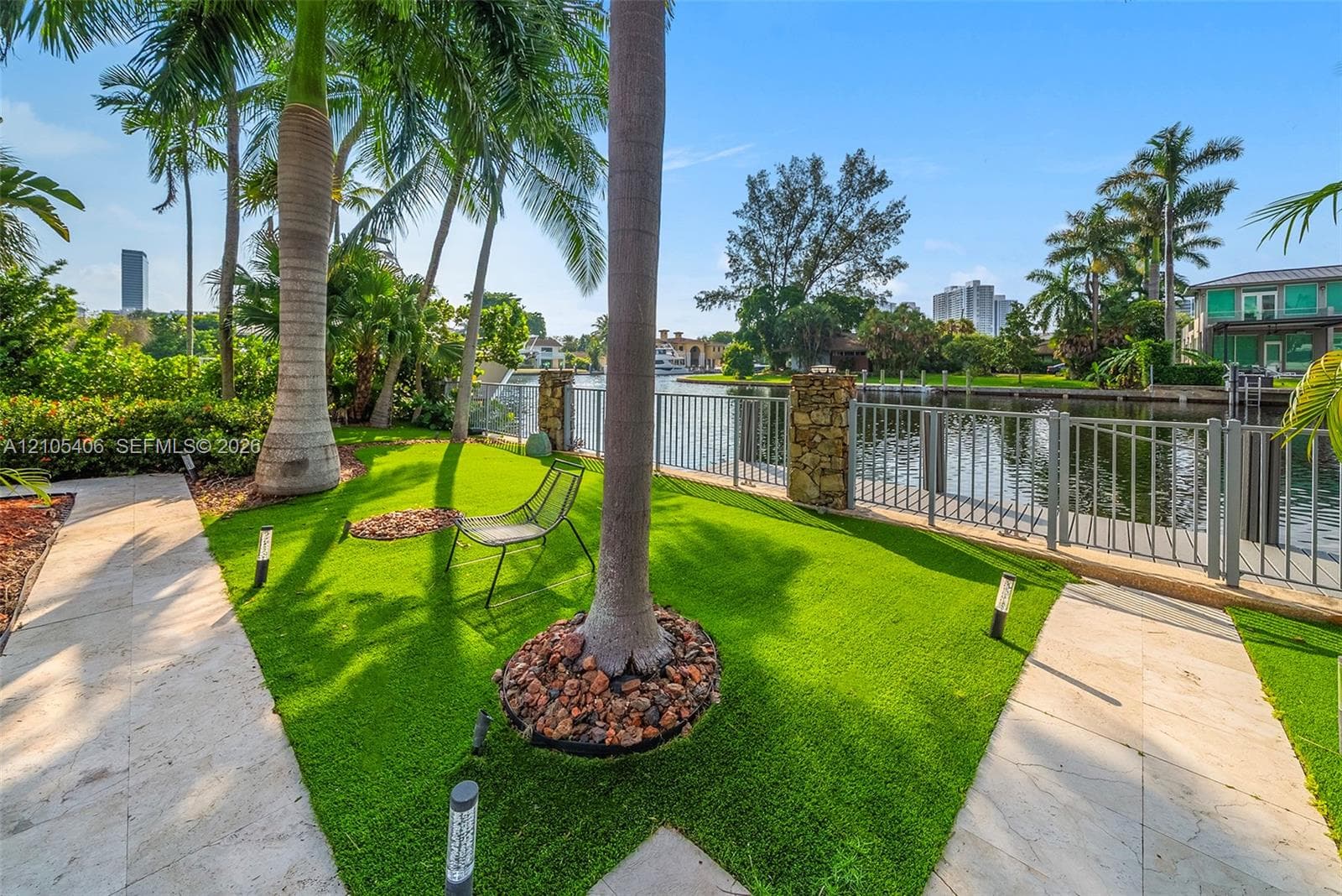 407 Sunset Dr photo 11
