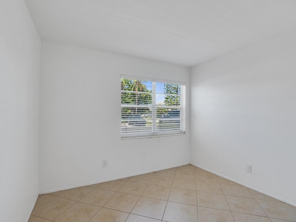1845 ROBALO Drive 106D photo 12