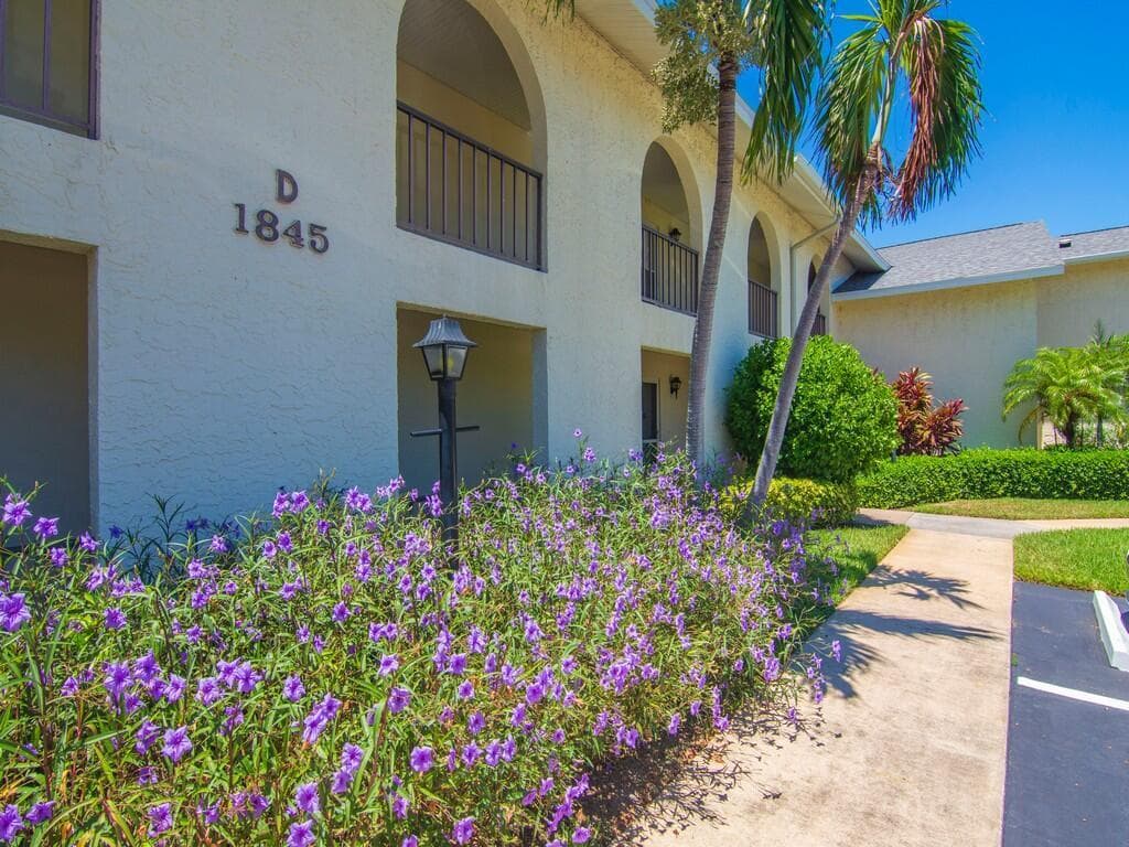 1845 ROBALO Drive 106D photo 18