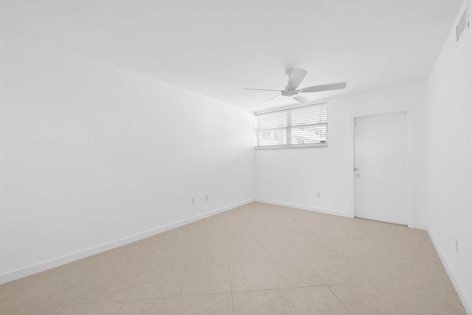 3100 NE 49TH Street 801 photo 23