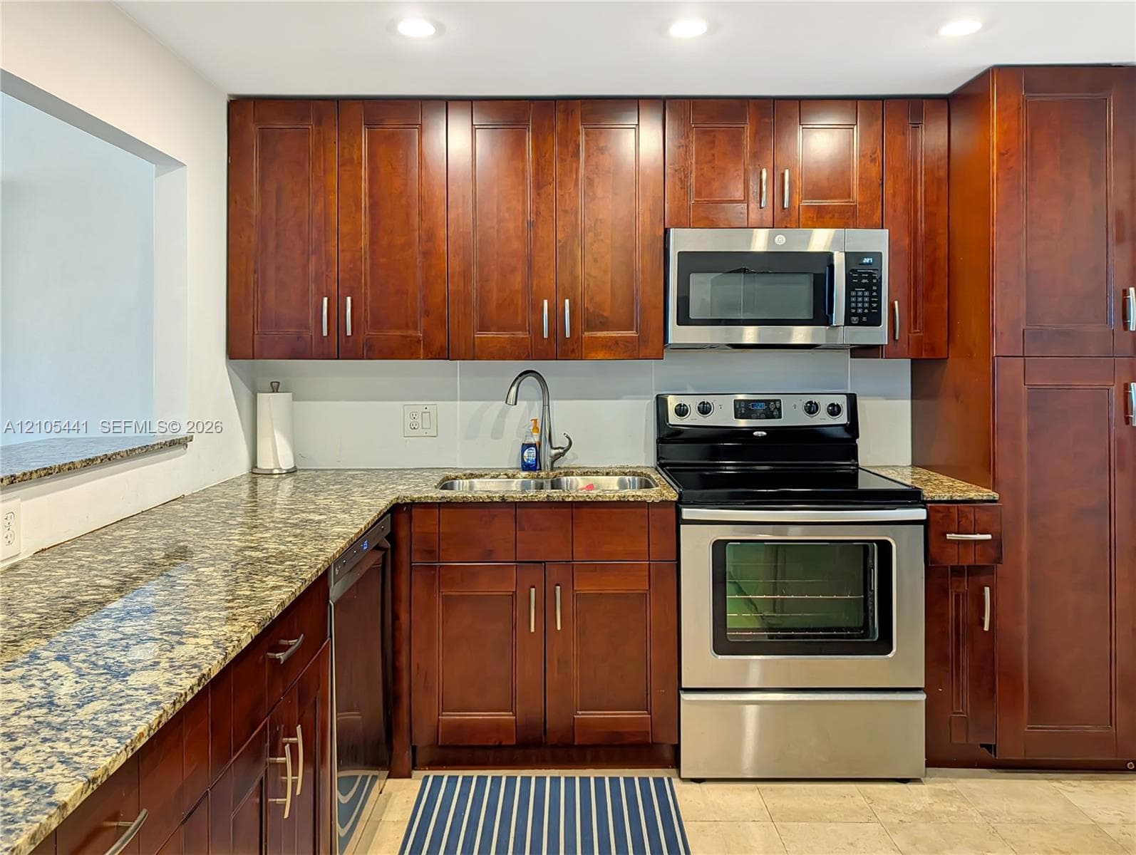 437 Golden Isles Dr 15F photo 9