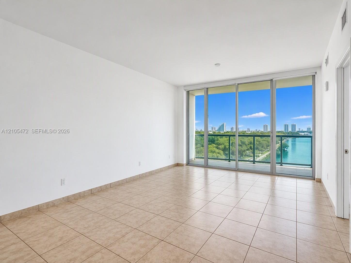 888 Biscayne Blvd 811 photo 8