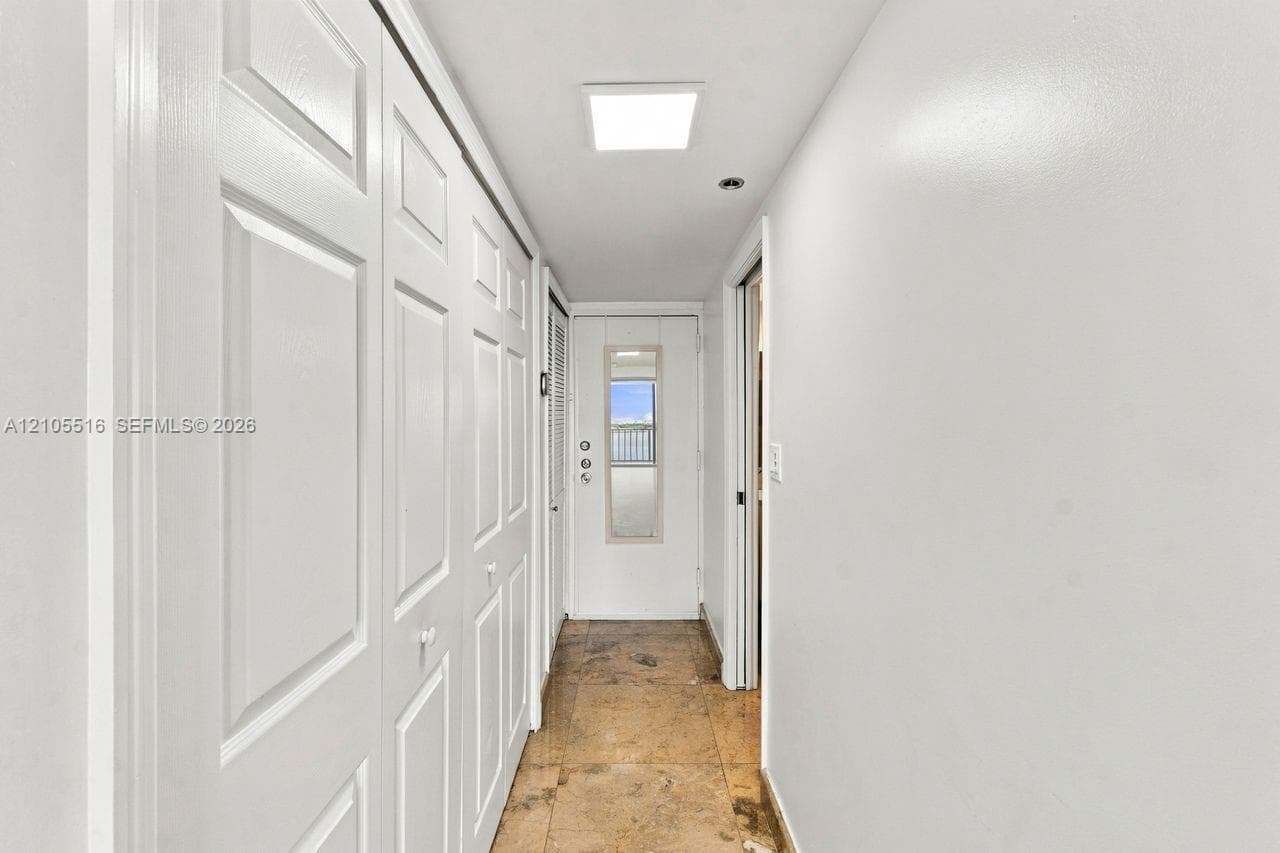 7601 E Treasure Dr 1619 photo 13
