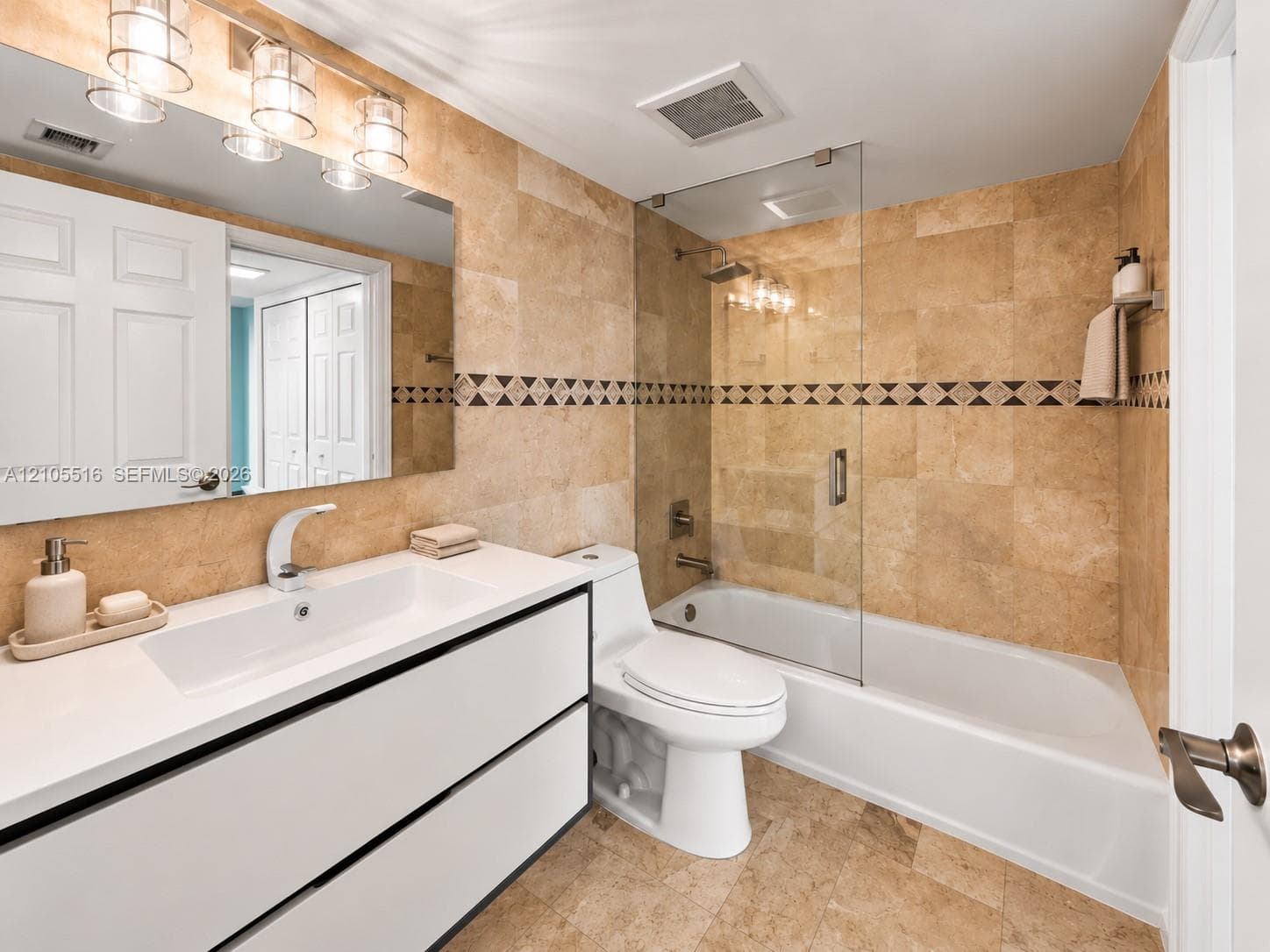 7601 E Treasure Dr 1619 photo 5