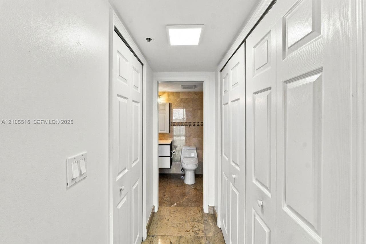 7601 E Treasure Dr 1619 photo 8