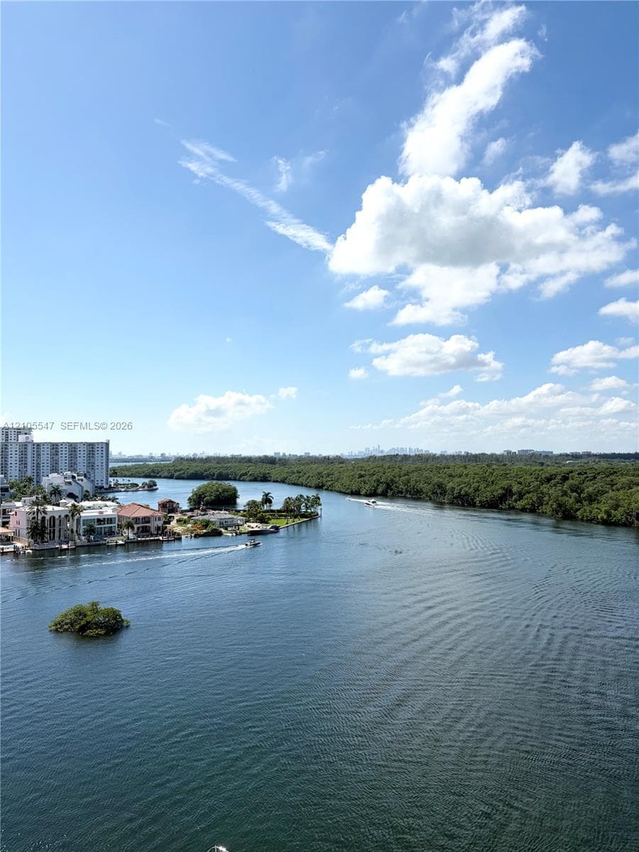 400 Sunny Isles Blvd 1002 photo 2
