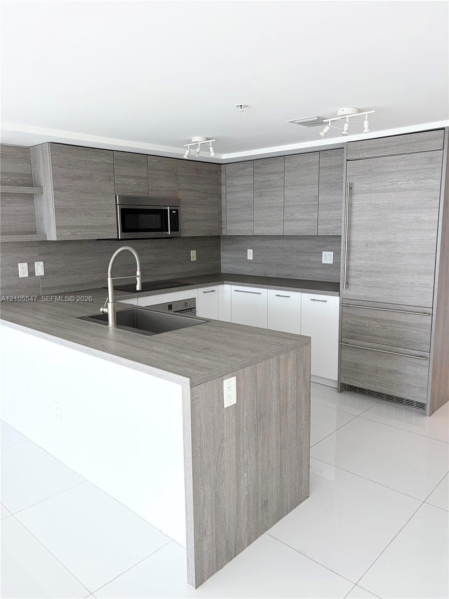 400 Sunny Isles Blvd 1002 photo 16