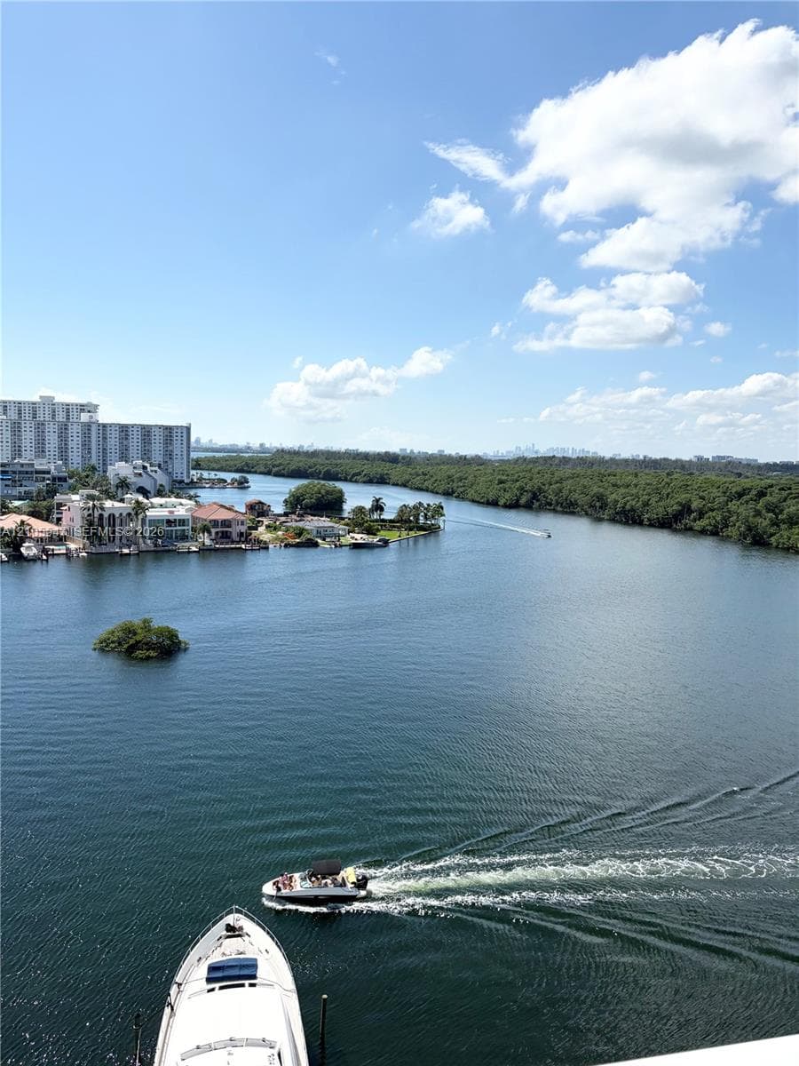 400 Sunny Isles Blvd 1002 photo 3