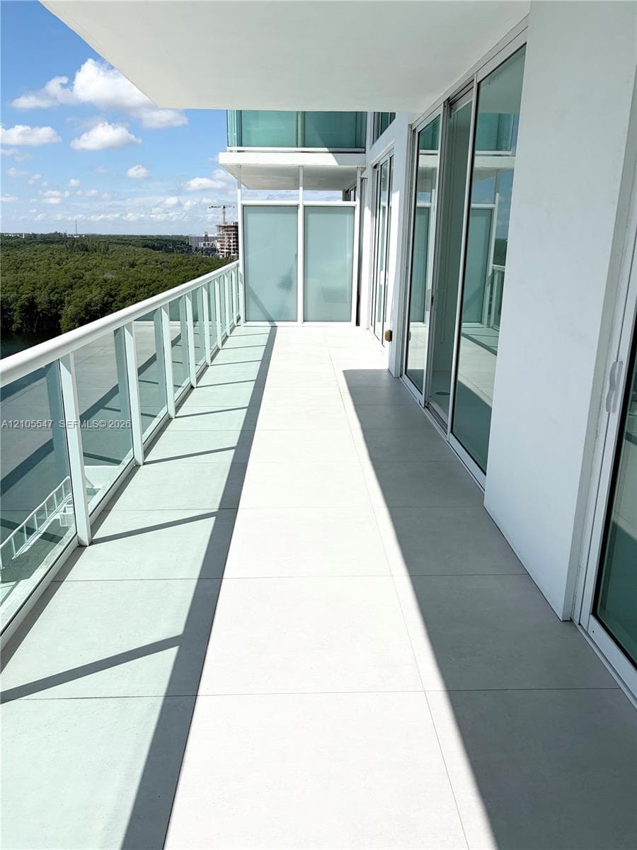 400 Sunny Isles Blvd 1002 photo 4