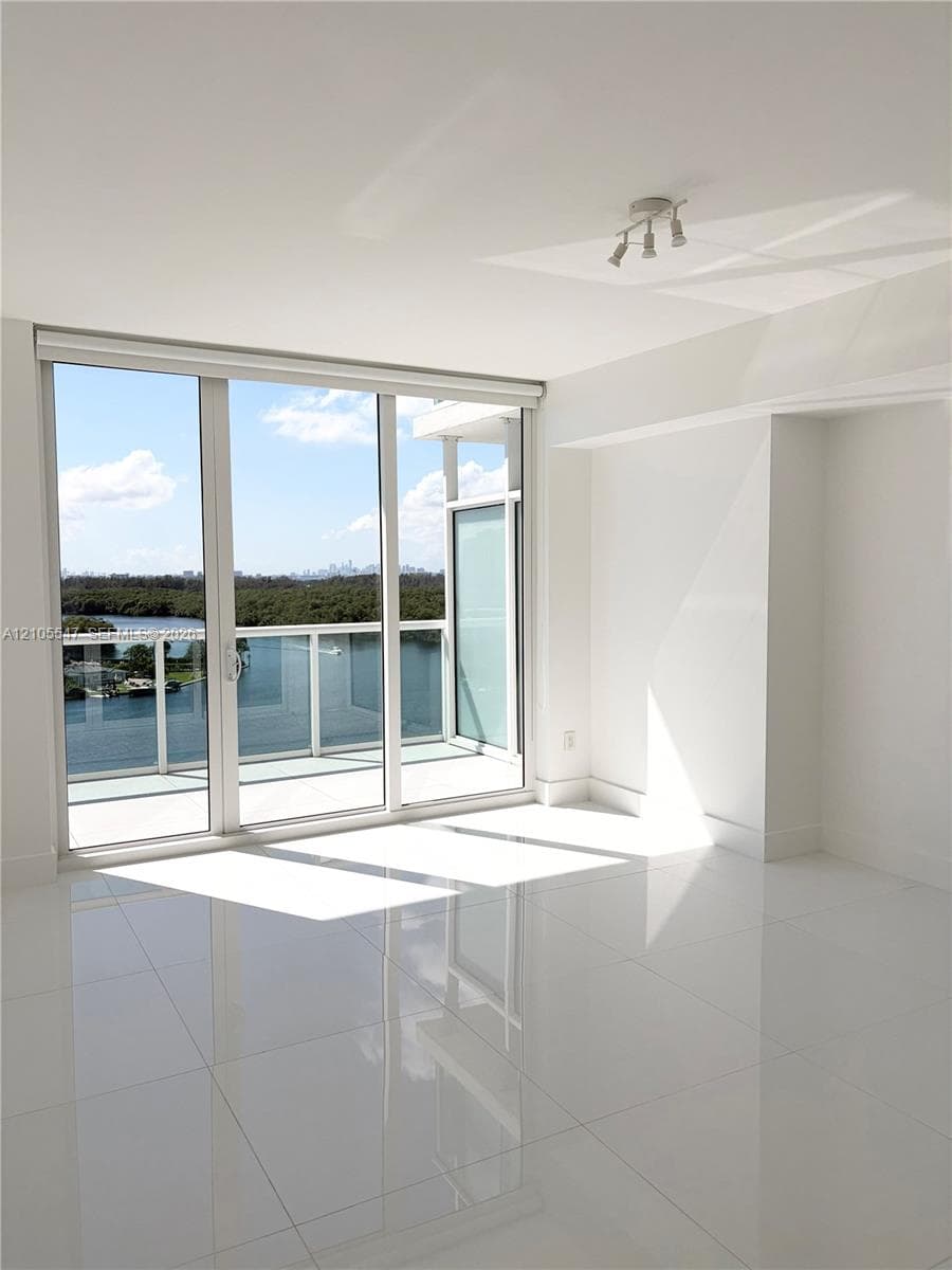 400 Sunny Isles Blvd 1002 photo 8
