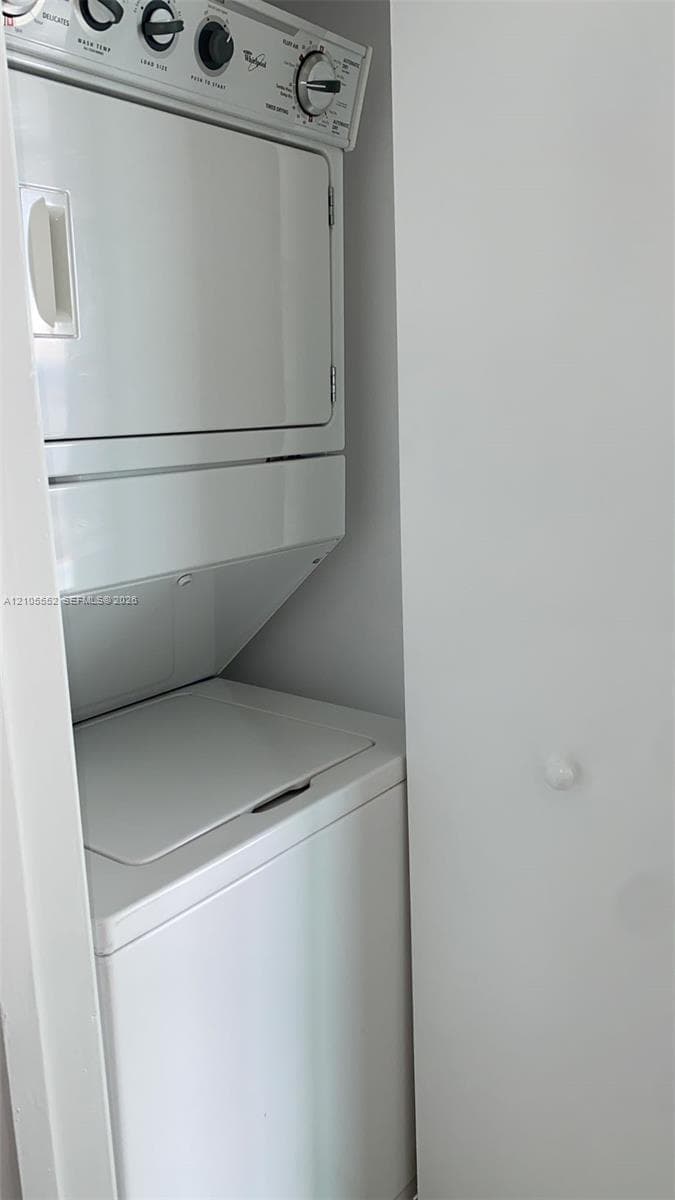 90 SW 3rd St 3907 photo 23
