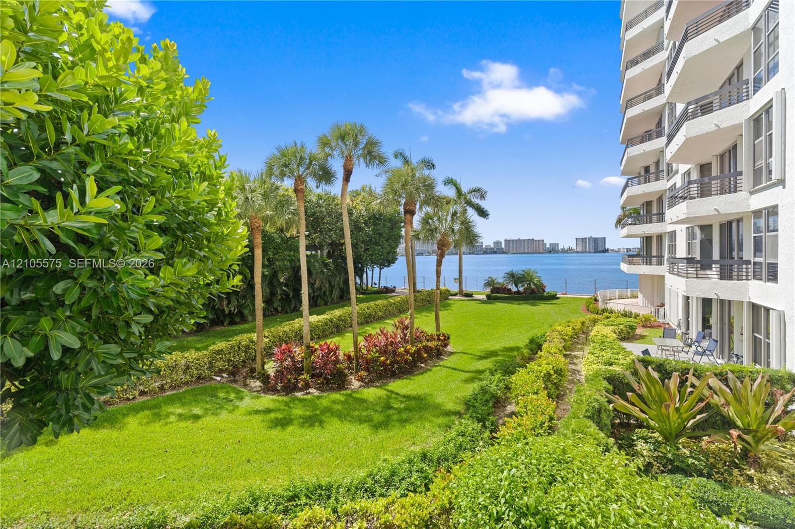 3600 Mystic Pointe Dr 215 photo 1