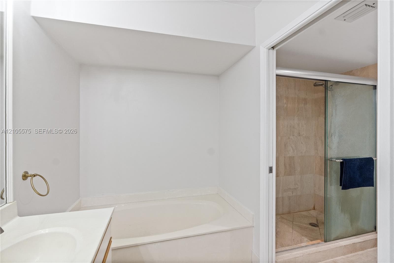 3600 Mystic Pointe Dr 215 photo 11