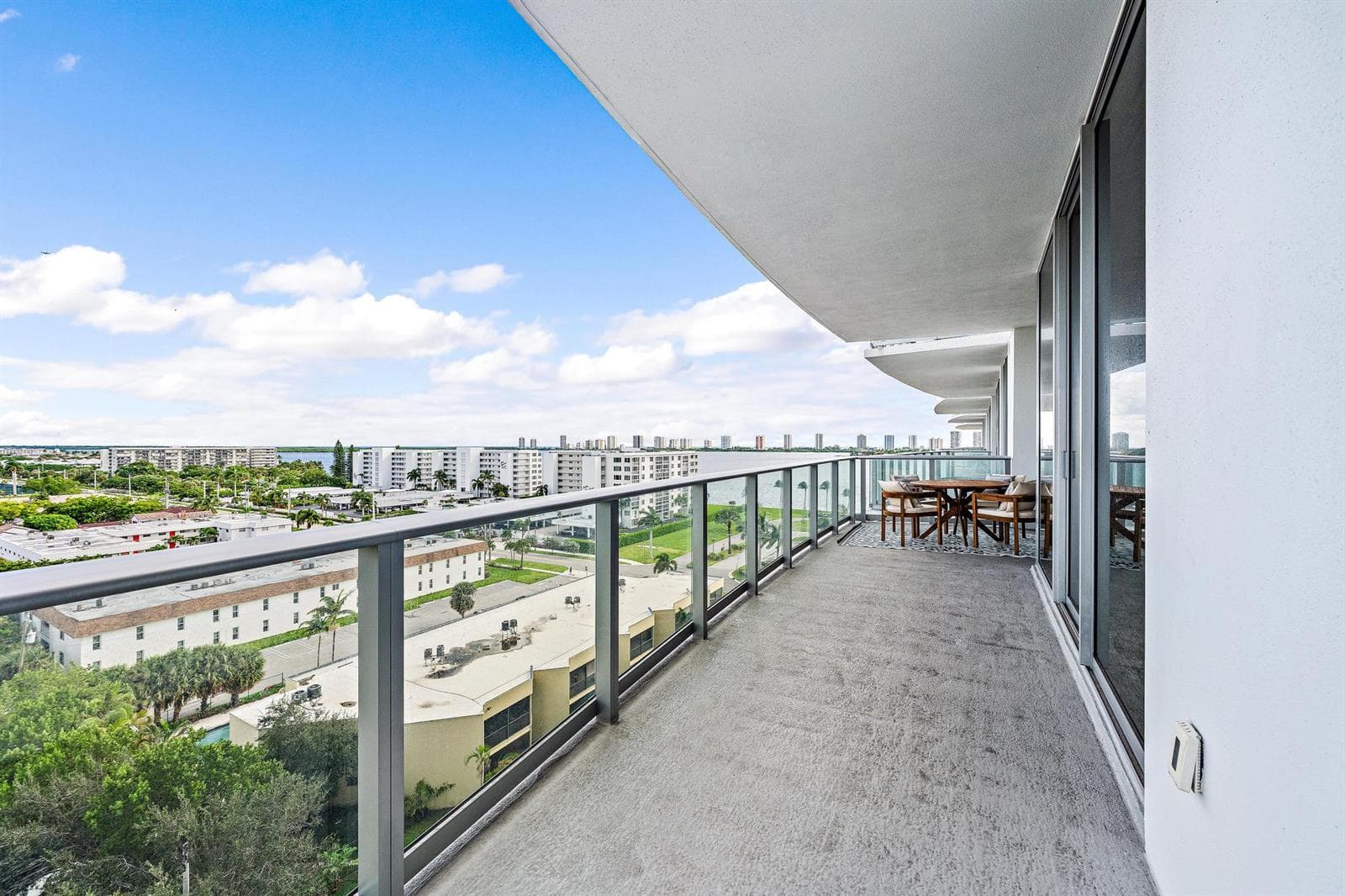 220 LAKE SHORE Drive 817 photo 16