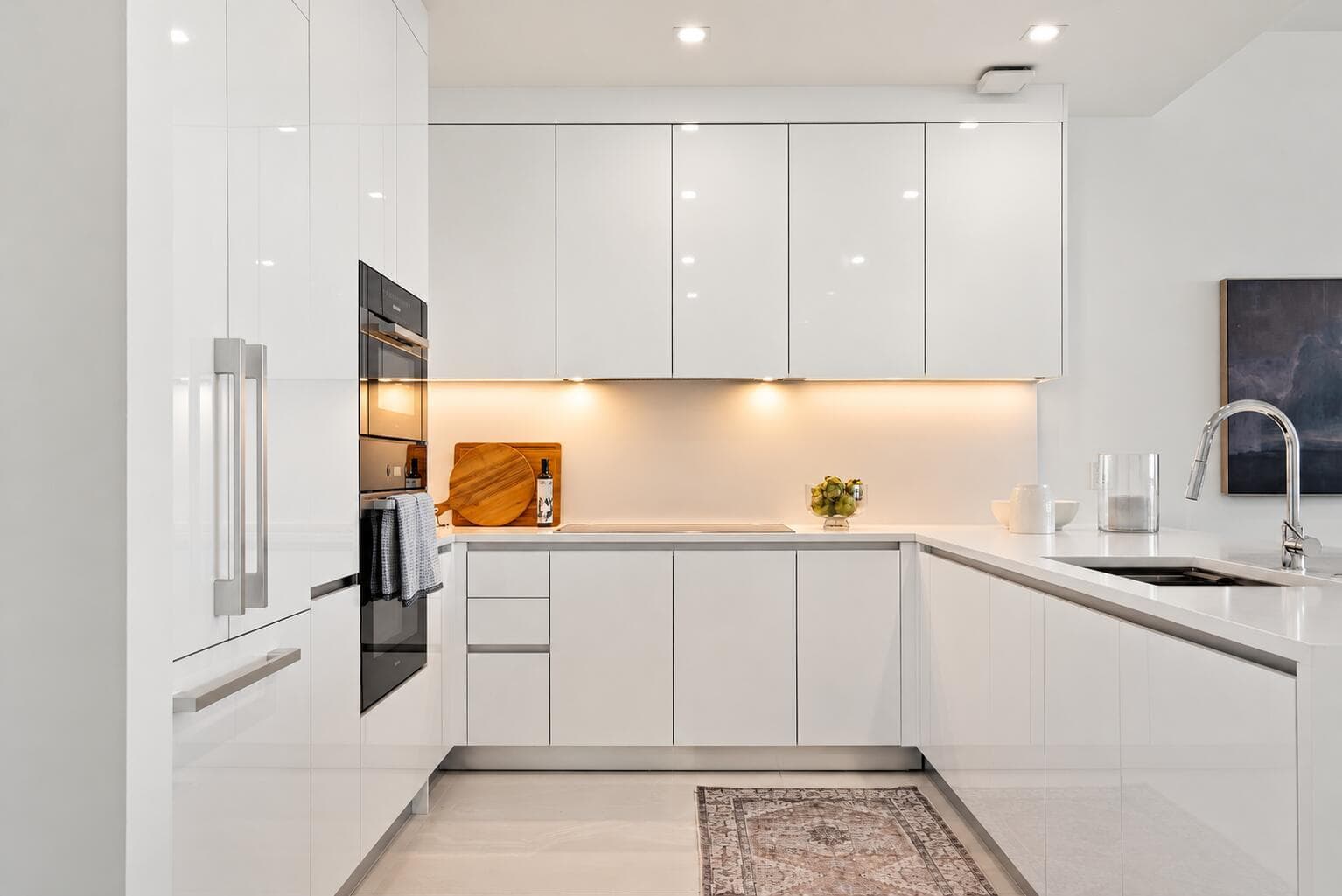 220 LAKE SHORE Drive 817 photo 4