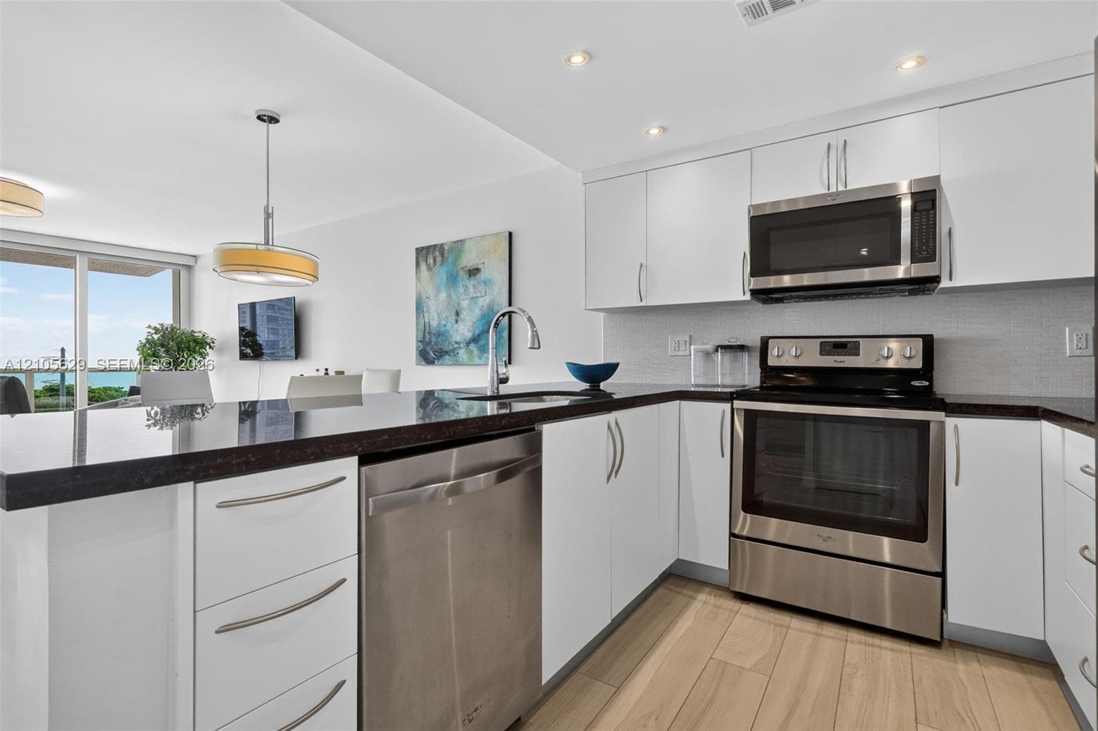 100 Bayview Dr 710 photo 5