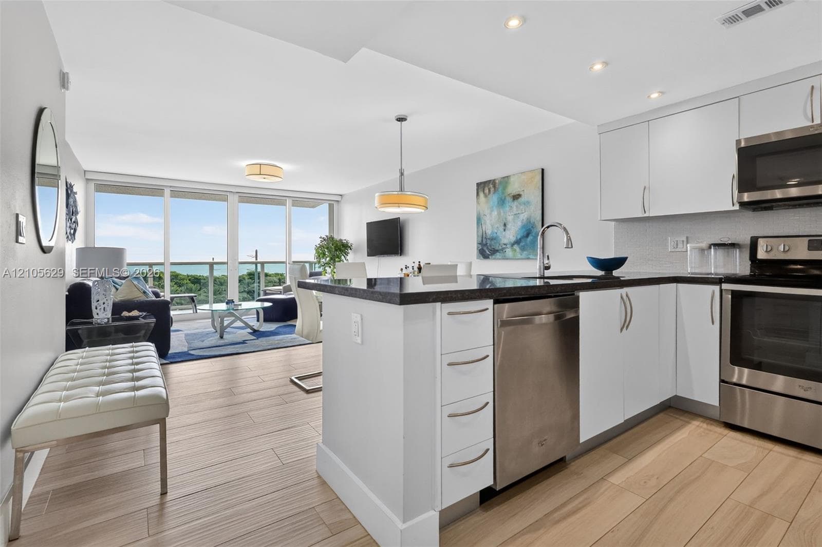 100 Bayview Dr 710 photo 4