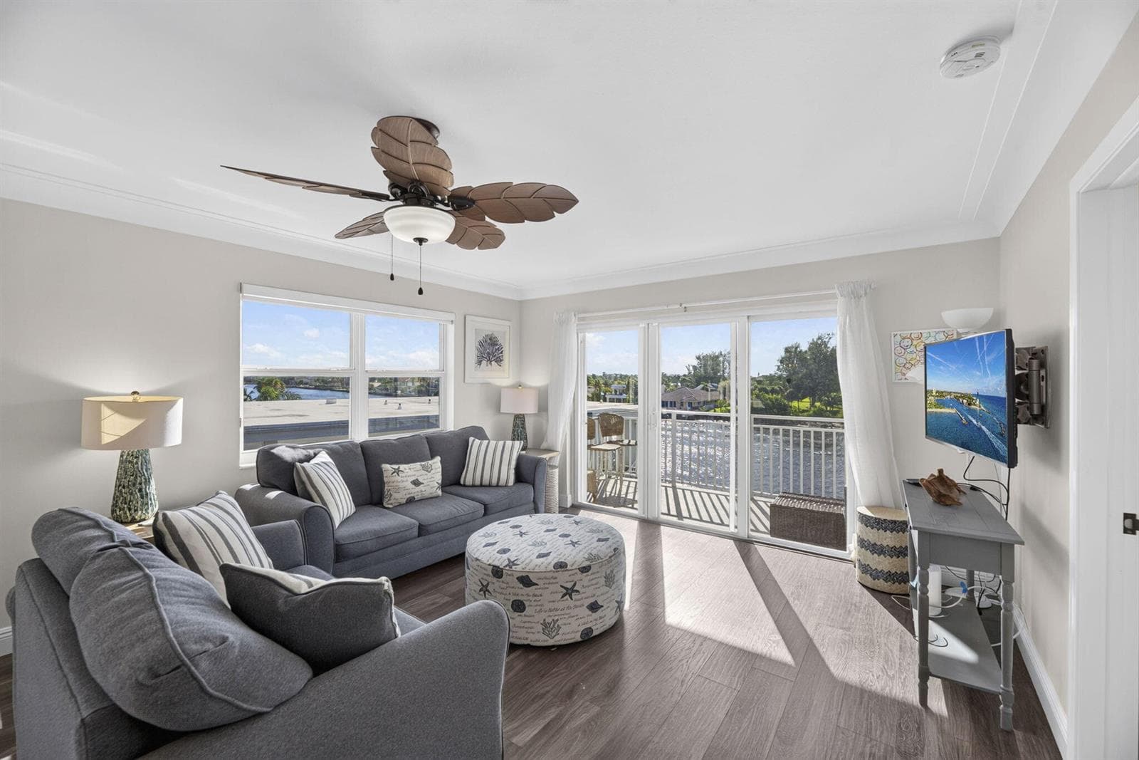 1111 N RIVERSIDE Drive 401 photo 15