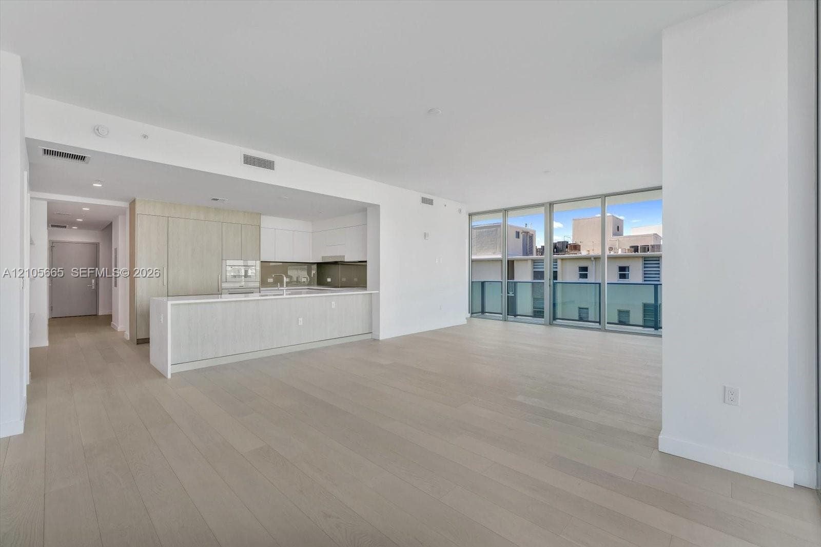9201 E Bay Harbor Dr 702 photo 3