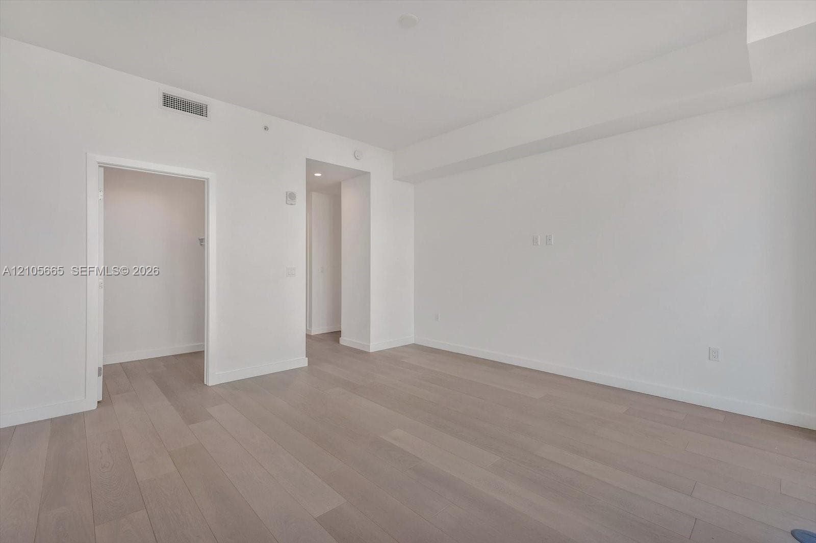 9201 E Bay Harbor Dr 702 photo 10